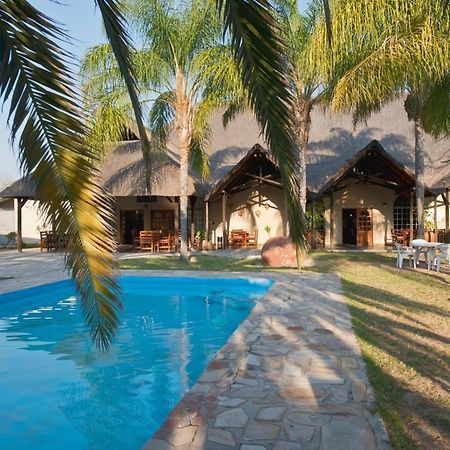 Oshakati Country Hotel Luaran gambar