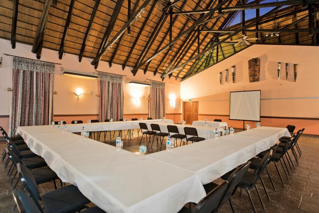 Oshakati Country Hotel Luaran gambar