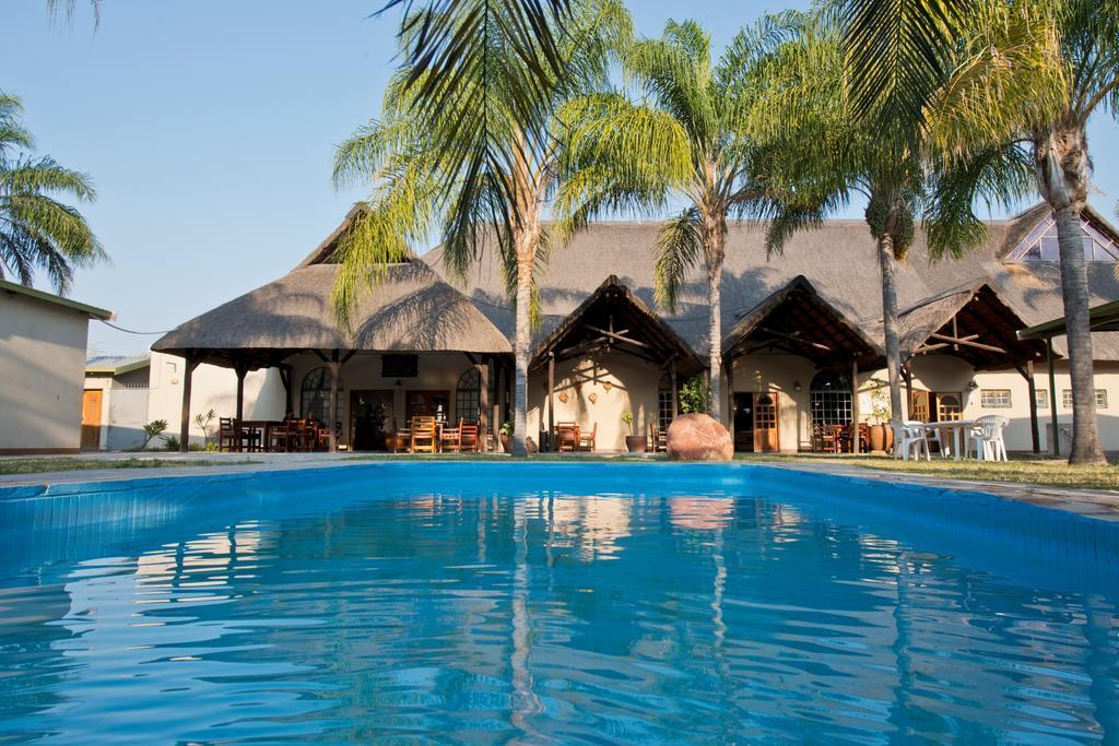 Oshakati Country Hotel Luaran gambar