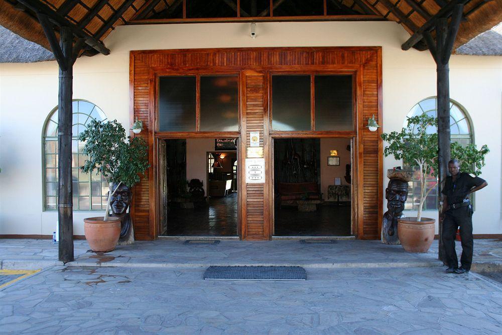 Oshakati Country Hotel Luaran gambar